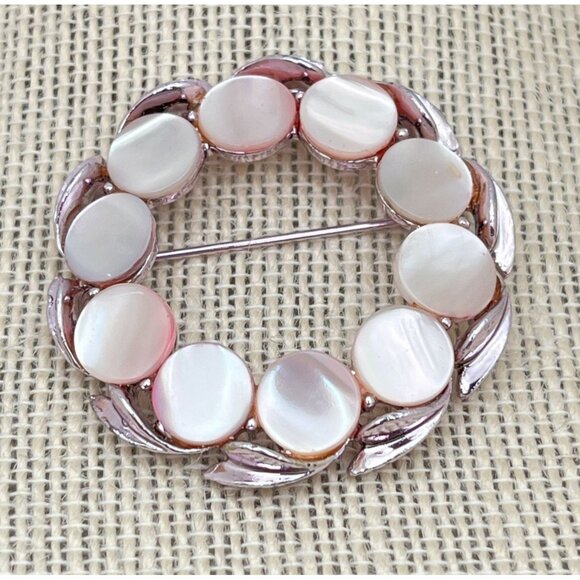 Vintage Faux Pink Pearl Wreath Brooch Pin Circles - Picture 4 of 6